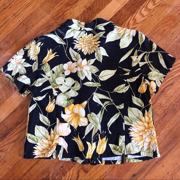 Tops - 🌺 Throwback Hawaiian shirt